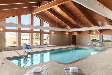 roseau minnesota hotels